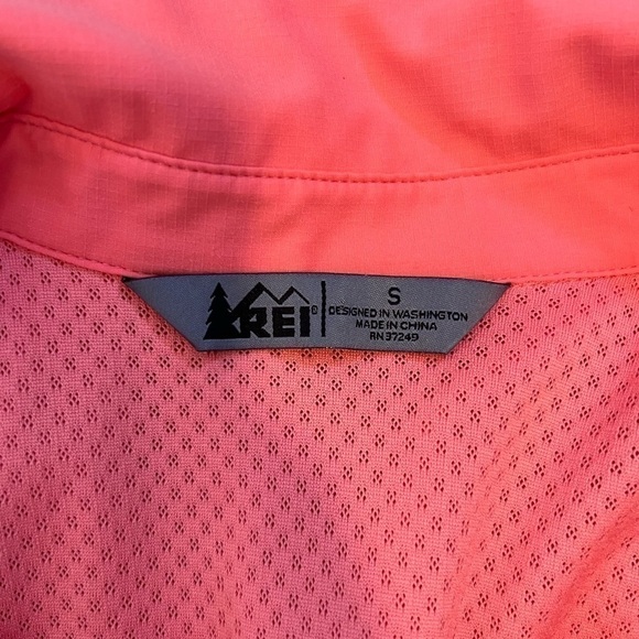 REI Women’s Pink Button Up Top Size Small - Picture 9 of 9